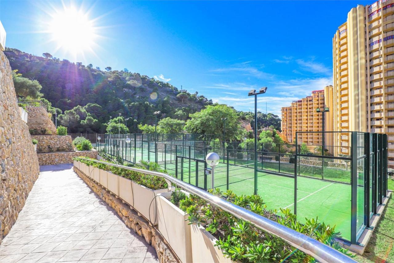Apartamento familiar con terraza privada, parking gratuito y WiFi Benidorm Esterno foto