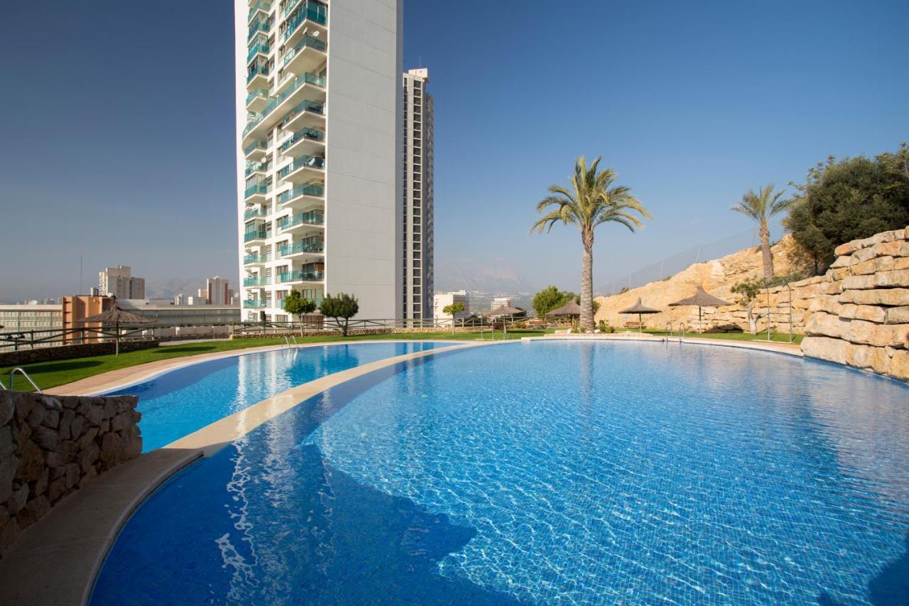 Apartamento familiar con terraza privada, parking gratuito y WiFi Benidorm Esterno foto