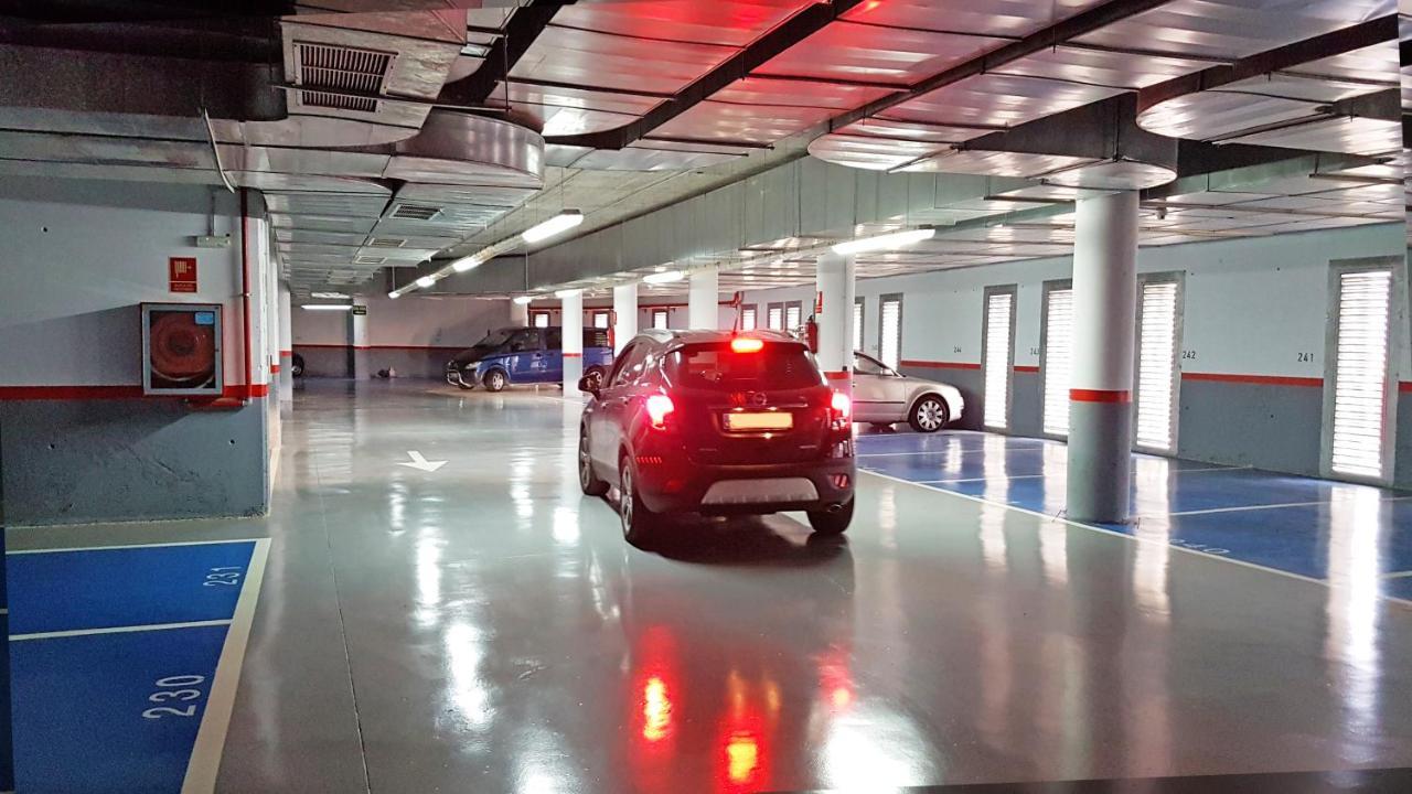 Apartamento familiar con terraza privada, parking gratuito y WiFi Benidorm Esterno foto