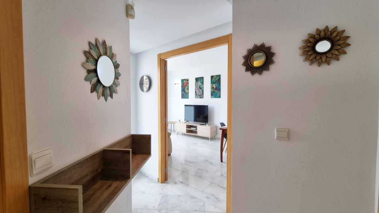 Apartamento familiar con terraza privada, parking gratuito y WiFi Benidorm Esterno foto