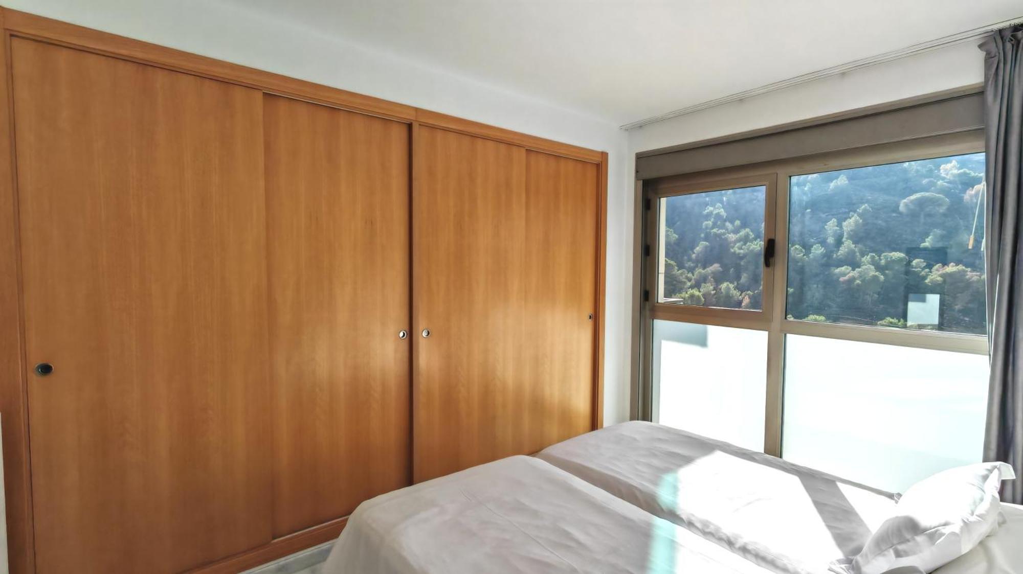 Apartamento familiar con terraza privada, parking gratuito y WiFi Benidorm Esterno foto