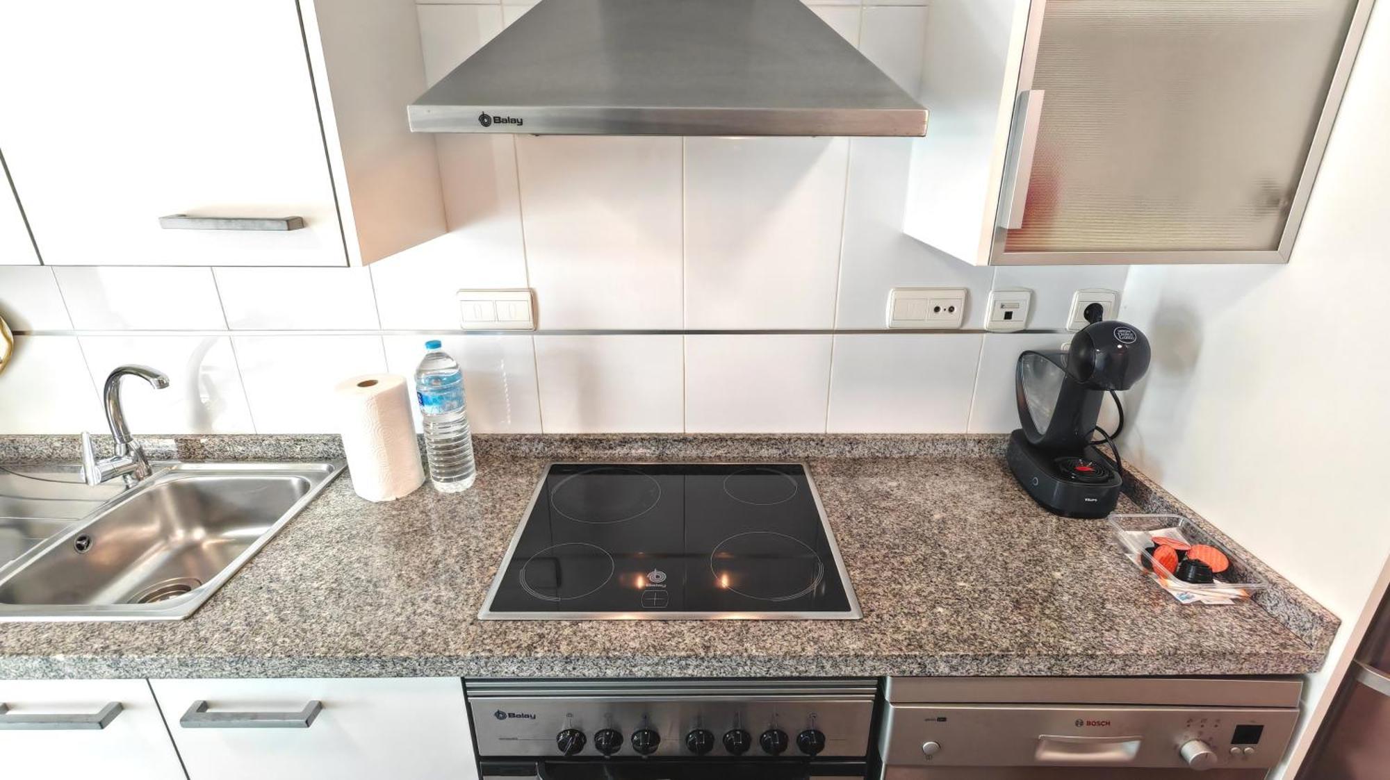 Apartamento familiar con terraza privada, parking gratuito y WiFi Benidorm Esterno foto