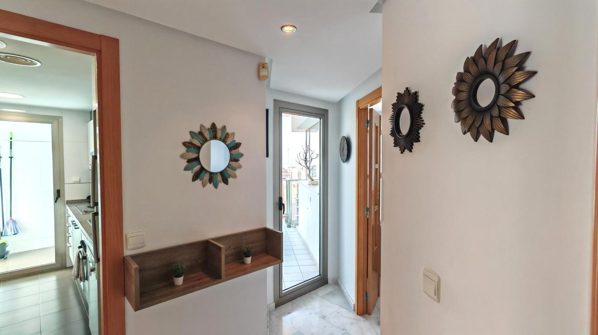 Apartamento familiar con terraza privada, parking gratuito y WiFi Benidorm Esterno foto